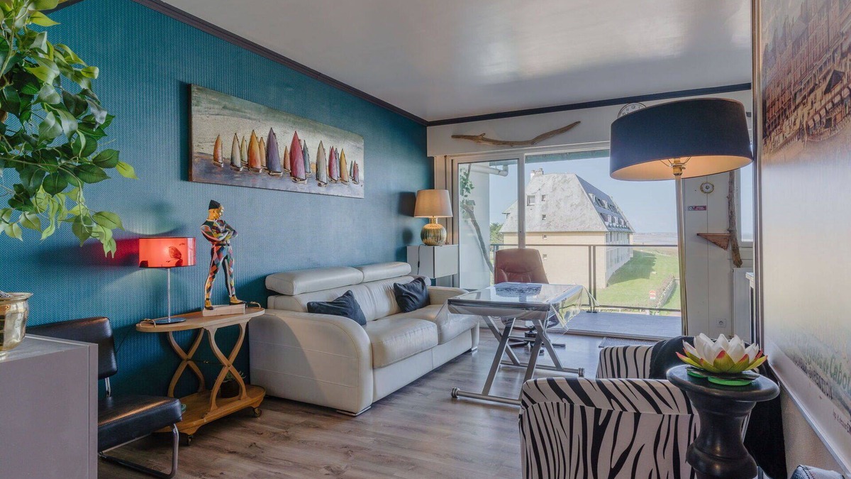 Le Home Apartment | Lovely apartment for 4 guests with WIFI, TV and balcony