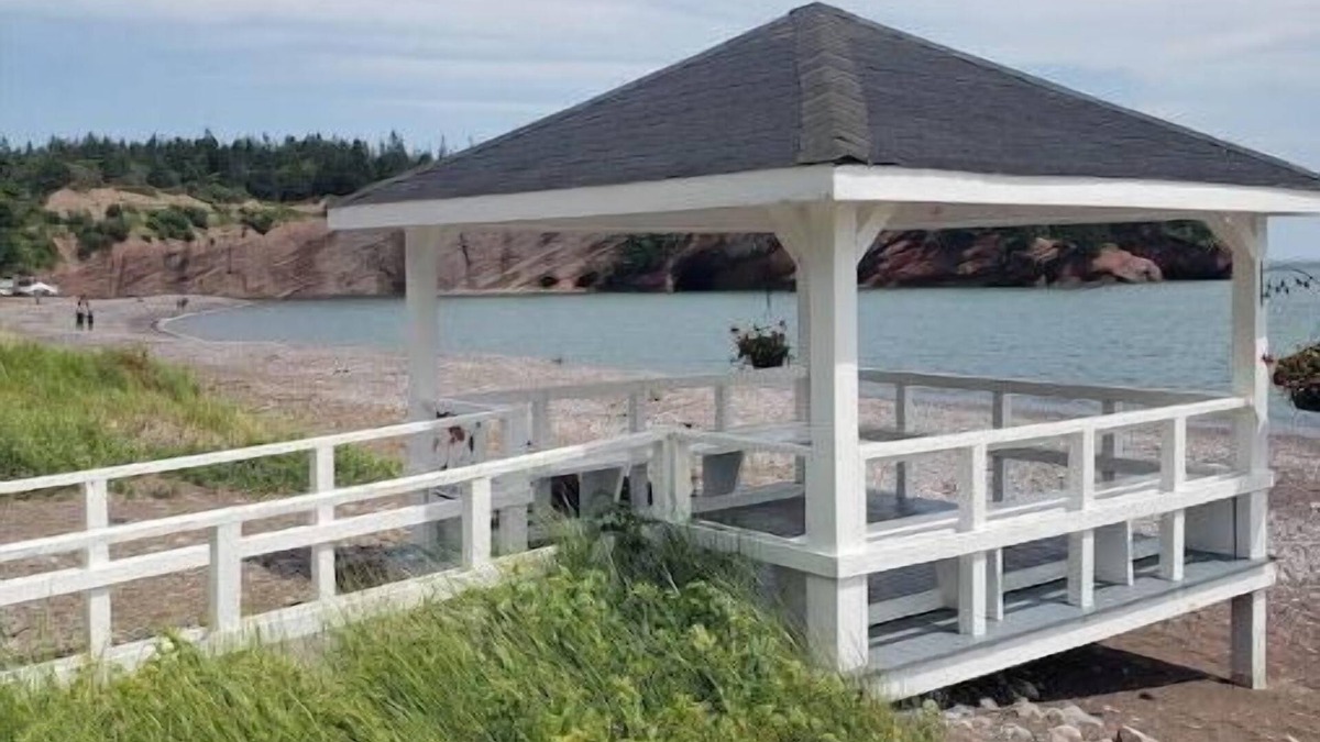 St. Martins Apartment | Lovely apartment across from the Bay of Fundy.