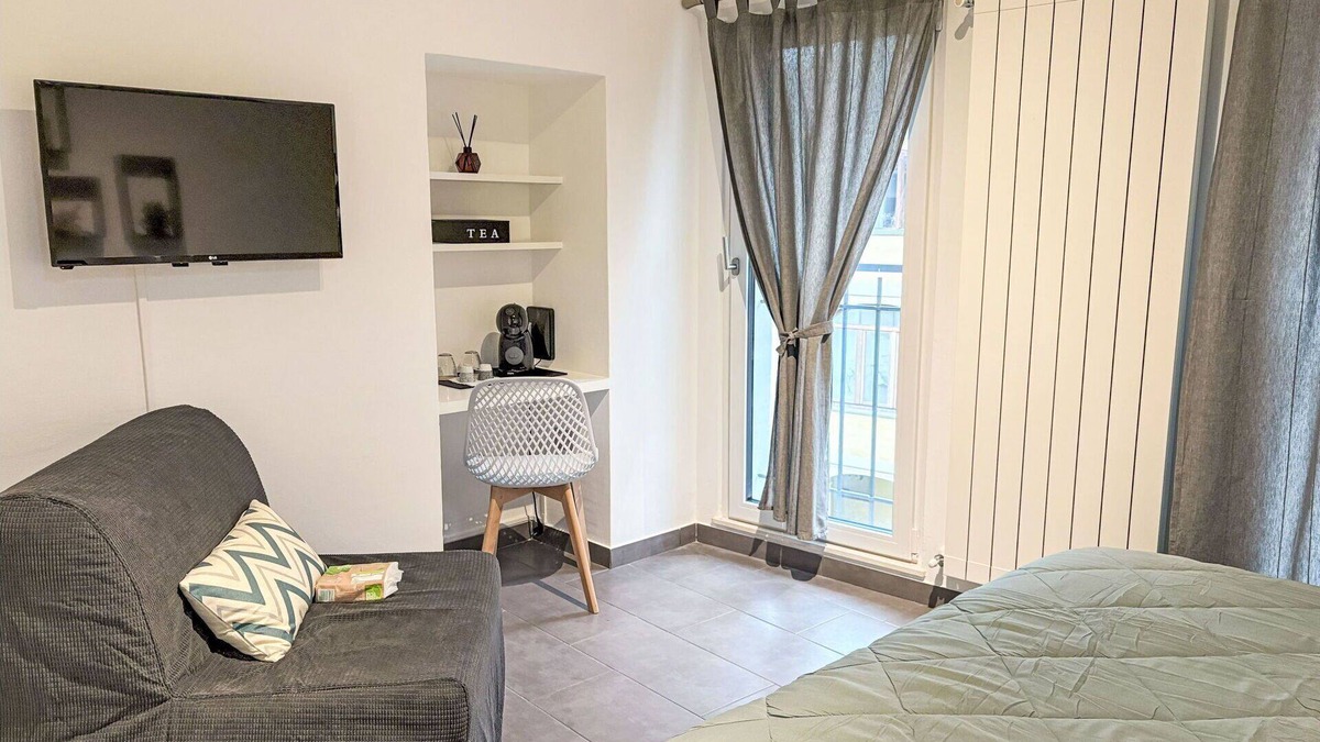 Lavena Ponte Tresa Apartment | Lovely apartment for 3 guests with TV, balcony and pets allowed