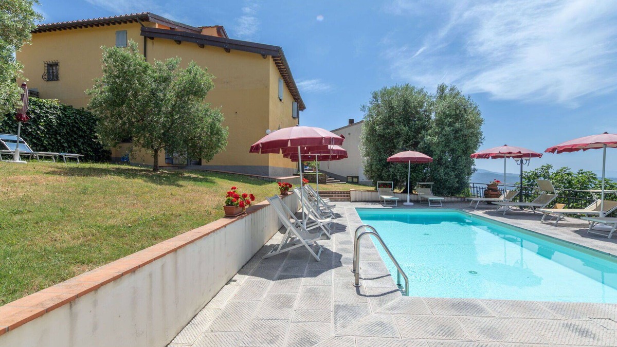 Montebonello Apartment | Lovely apartment for 6 people with pool, WIFI, A/C, TV, pets allowed and panoramic view
