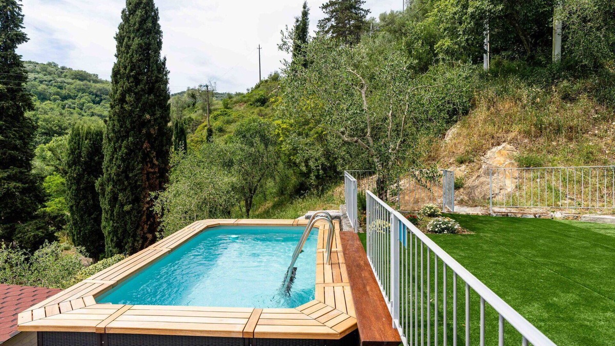 Pontedassio Apartment | Lovely apartment for 6 guests with WIFI, pool, patio and pets allowed