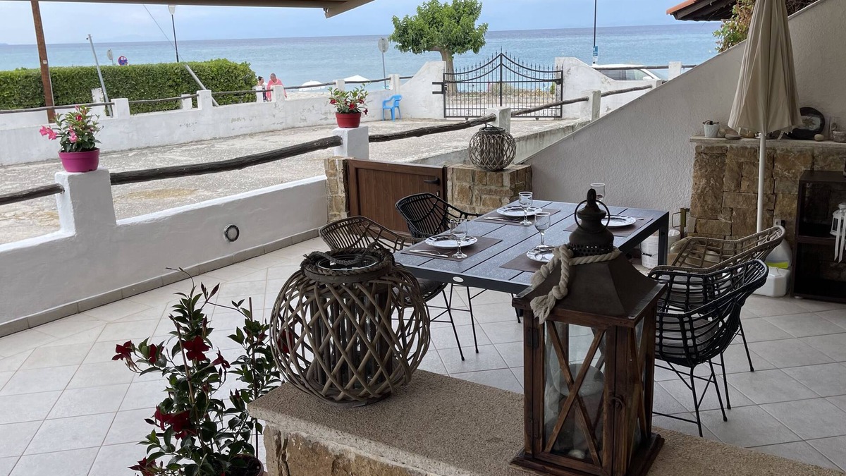 Pefkochori Apartment | Lovely apartment few steps from the beach