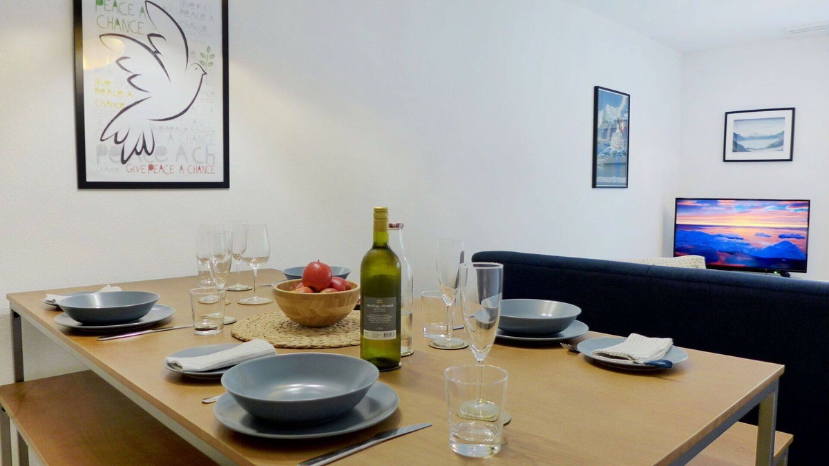 Blausee Apartment | Lovely apartment for 4 guests with WIFI, TV, balcony and pets allowed