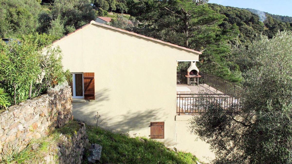 Partinello Apartment | Lovely apartment for 2 people with A/C, WIFI, TV, patio, pets allowed and panoramic view