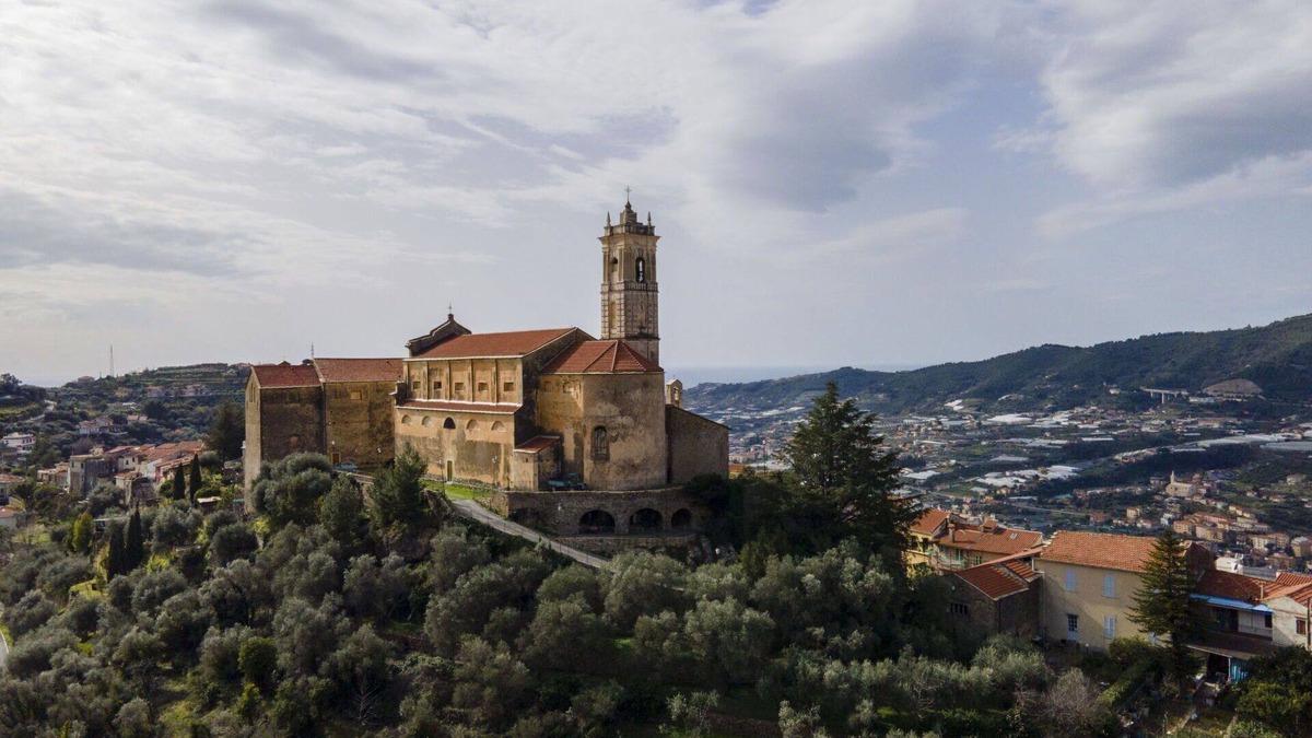 Castellaro Apartment | Lovely apartment for 4 guests with A/C, WIFI, TV, terrace, pets allowed and panoramic view