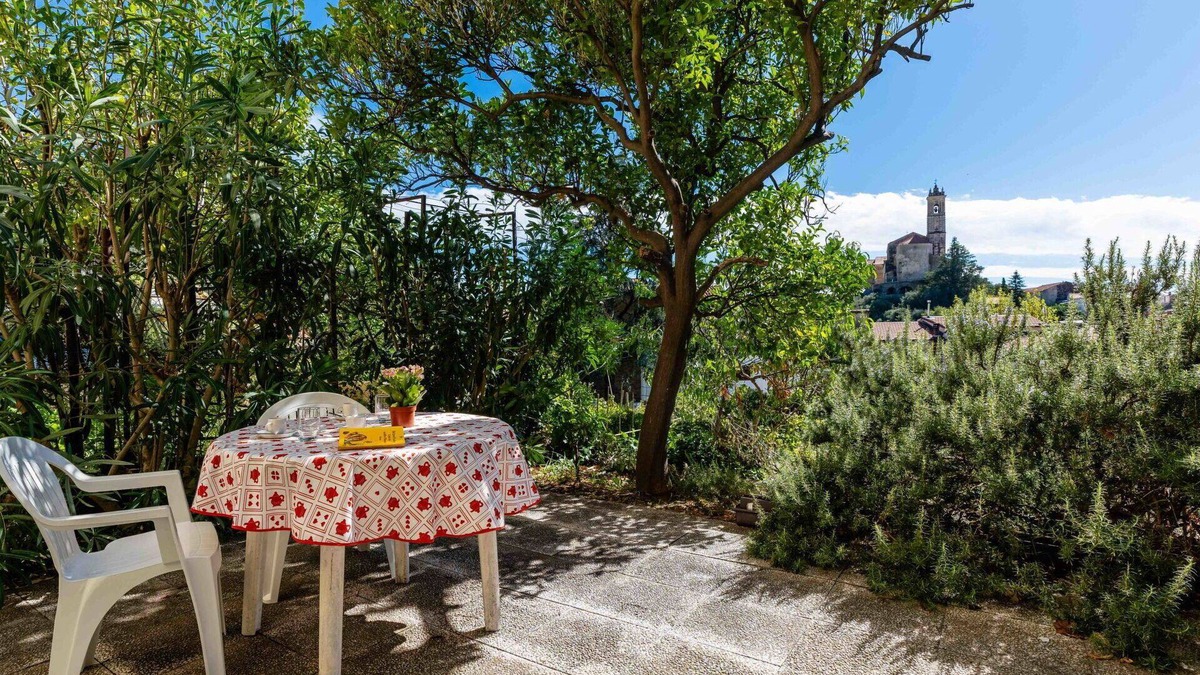 Castellaro Apartment | Lovely apartment for 2 people with terrace
