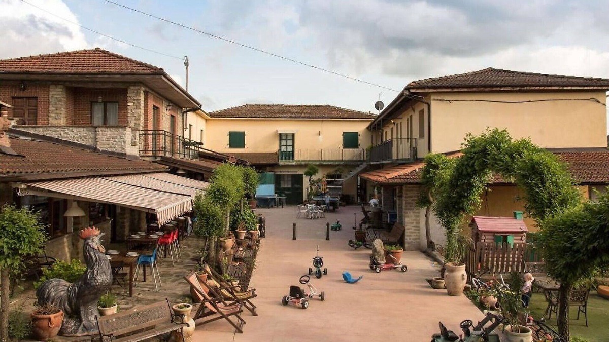 Cortemilia Apartment | Lovely apartment for 6 people with pool, WIFI, TV, terrace and pets allowed