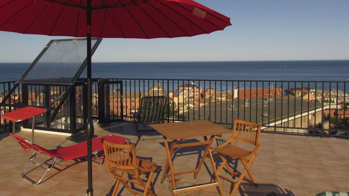 Laigueglia Apartment | Lovely apartment for 6 people with A/C, WIFI, terrace, pets allowed and panoramic view