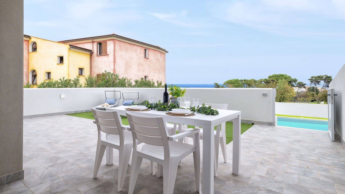 La Muddizza Apartment | Lovely apartment for 6 guests with pool, WIFI, A/C, TV, patio and pets allowed