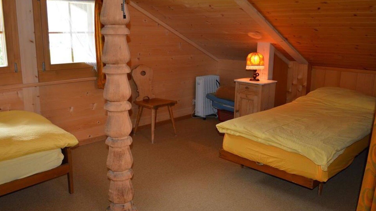 Lauenen Apartment | Lovely apartment for 2 guests with balcony
