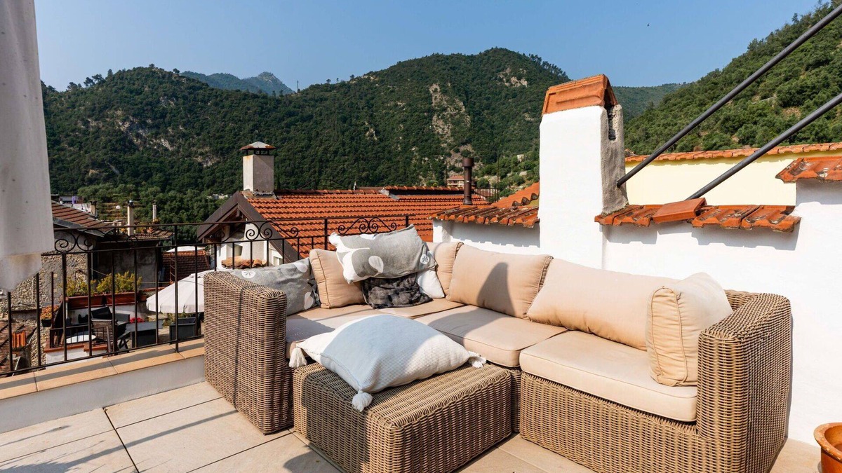 Airole Apartment | Lovely apartment for 4 people with WIFI, A/C, terrace, pets allowed and panoramic view