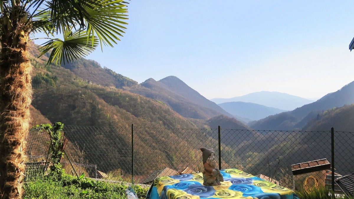 Premeno Apartment | Lovely apartment for 4 people with TV, balcony and pets allowed