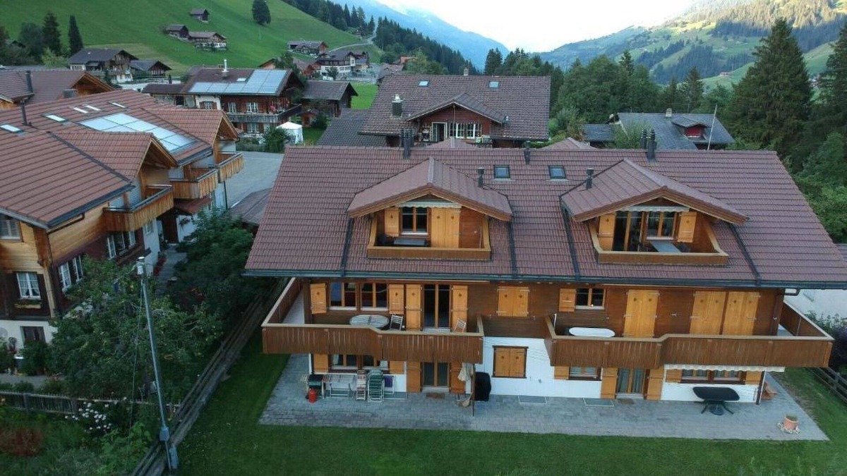 Adelboden Apartment | Lovely apartment for 5 people with WIFI, TV and balcony