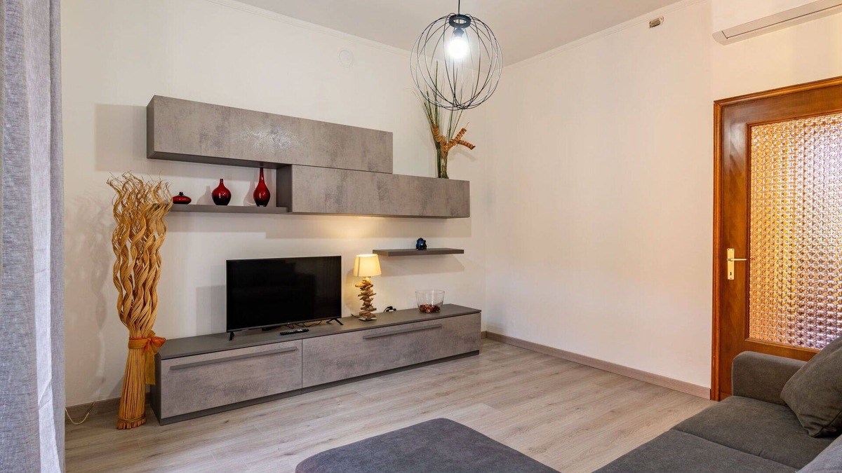 Vendrogno Apartment | Lovely apartment for 5 guests with WIFI, A/C and balcony