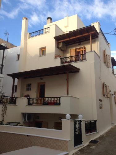 Old Town Naxos Apartment | Lovely Apartment for 6Ppl , 2 BDRM , in Naxos , private patio