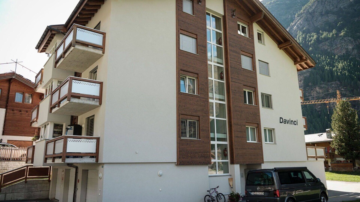 Taesch Apartment | Lovely apartment for 6 people with WIFI, TV and balcony