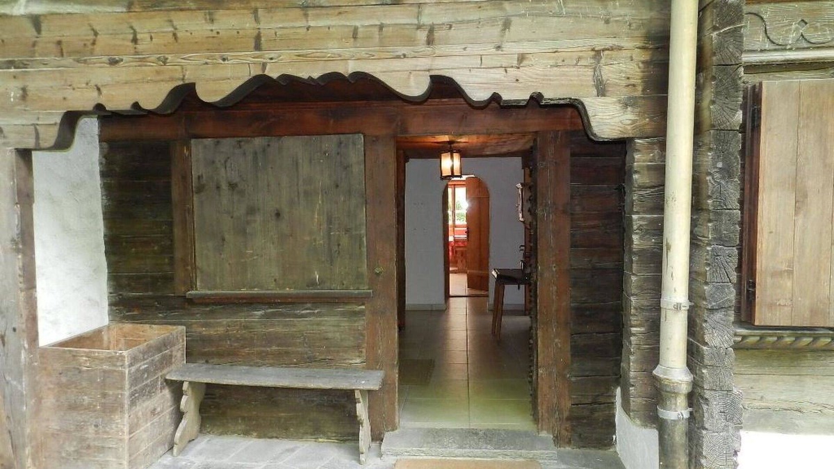 Gstaad Apartment | Lovely apartment for 9 people with WIFI and balcony