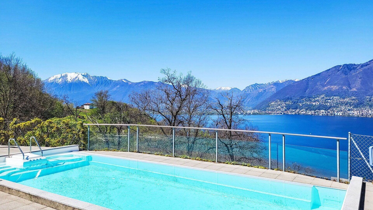 Magadino Apartment | Lovely apartment for 4 people with WIFI, pool, TV, terrace, pets allowed, panoramic view and par.