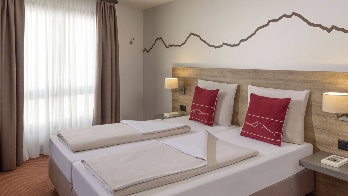 Beatenberg Apartment | Lovely apartment for 2 people with pool, WIFI, TV, terrace and pets allowed