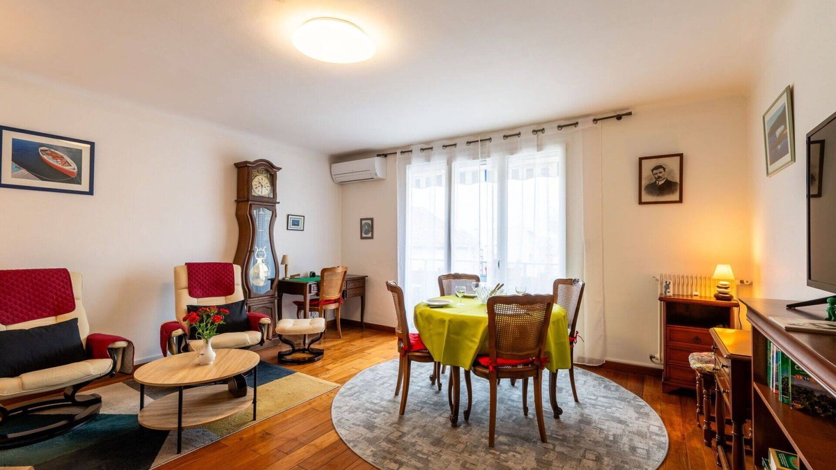 Convention Apartment | Lovely apartment for 4 people with A/C, TV, balcony and parking