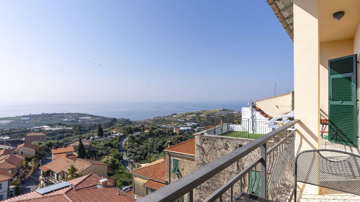 Pompeiana Apartment | Lovely apartment for 6 guests with WIFI, A/C, balcony and pets allowed
