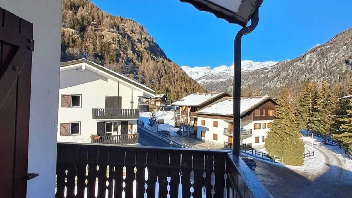 Champoluc Apartment | LOVELY APARTMENT IN CHAMPOLUC -6/8 BEDS - PETS ALLOWED