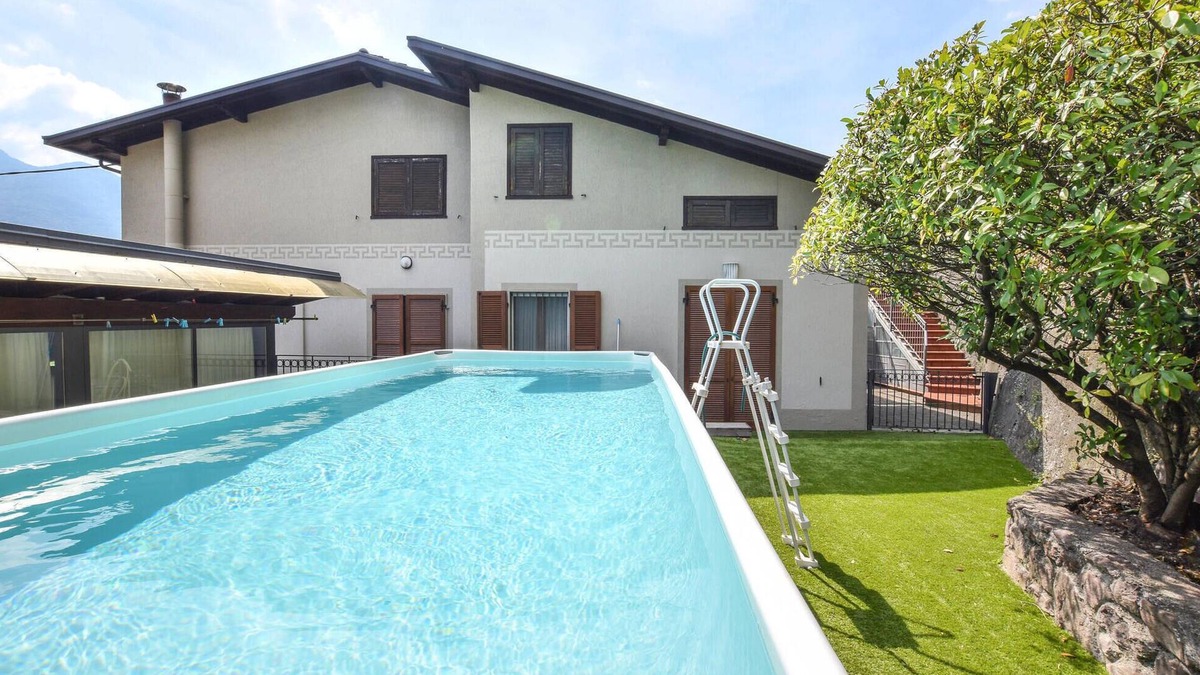 Rogno Apartment | Lovely apartment in Rogno with WiFi