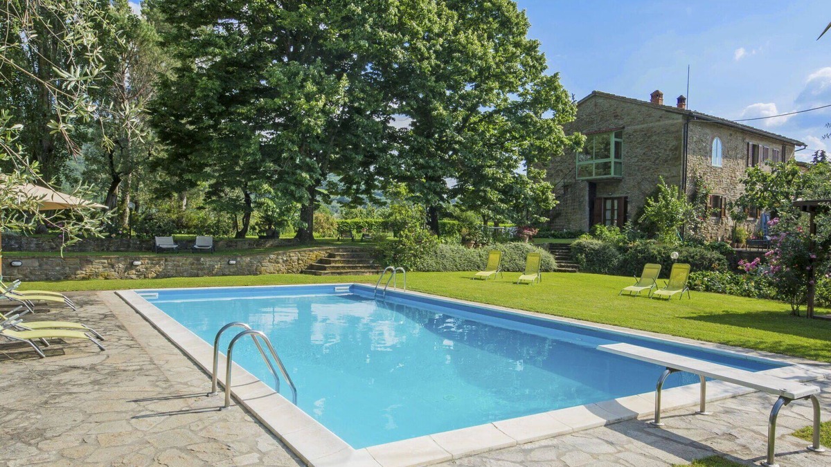 Rufina Villa | Lovely apartment in villa for 4 guests with WIFI, pool, terrace and pets allowed