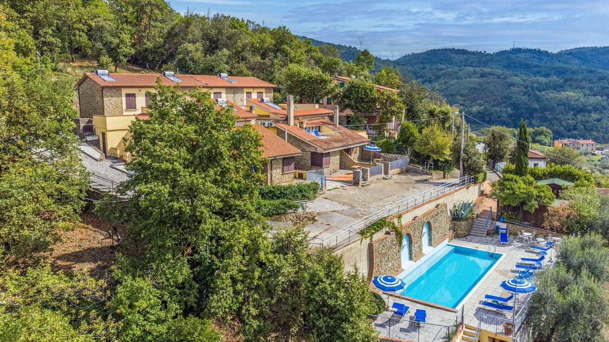 San Baronto Apartment | Lovely apartment for 4 guests with WIFI, pool, balcony, pets allowed and panoramic view