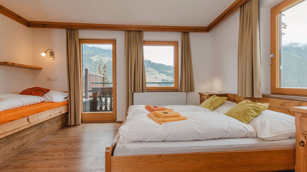 Hollersbach im Pinzgau Apartment | Lovely apartment for 20 guests with WIFI, TV, terrace and pets allowed