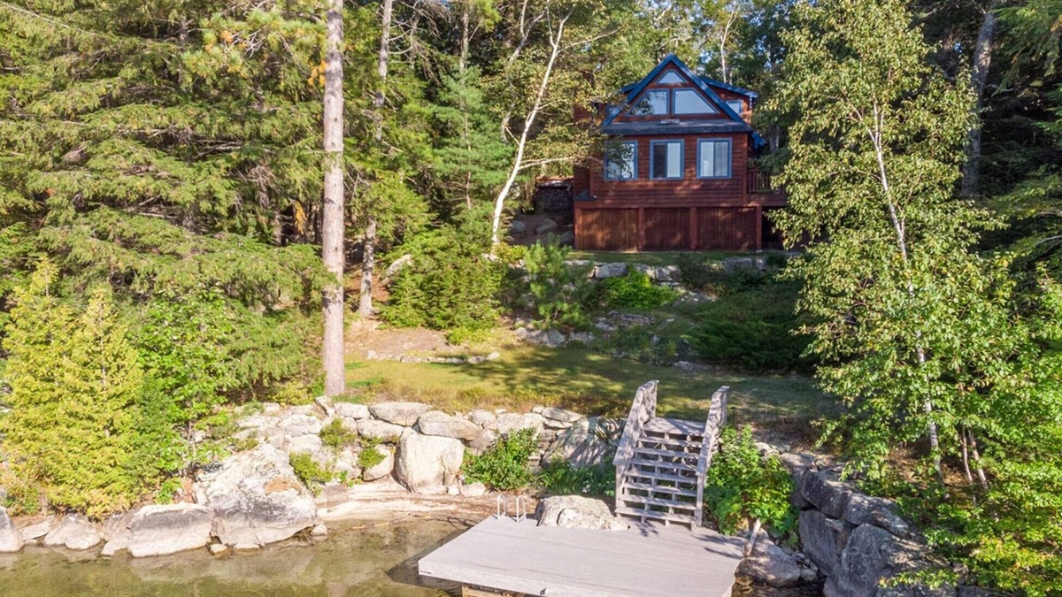 Meredith House | Lovely Black Cat Island waterfront