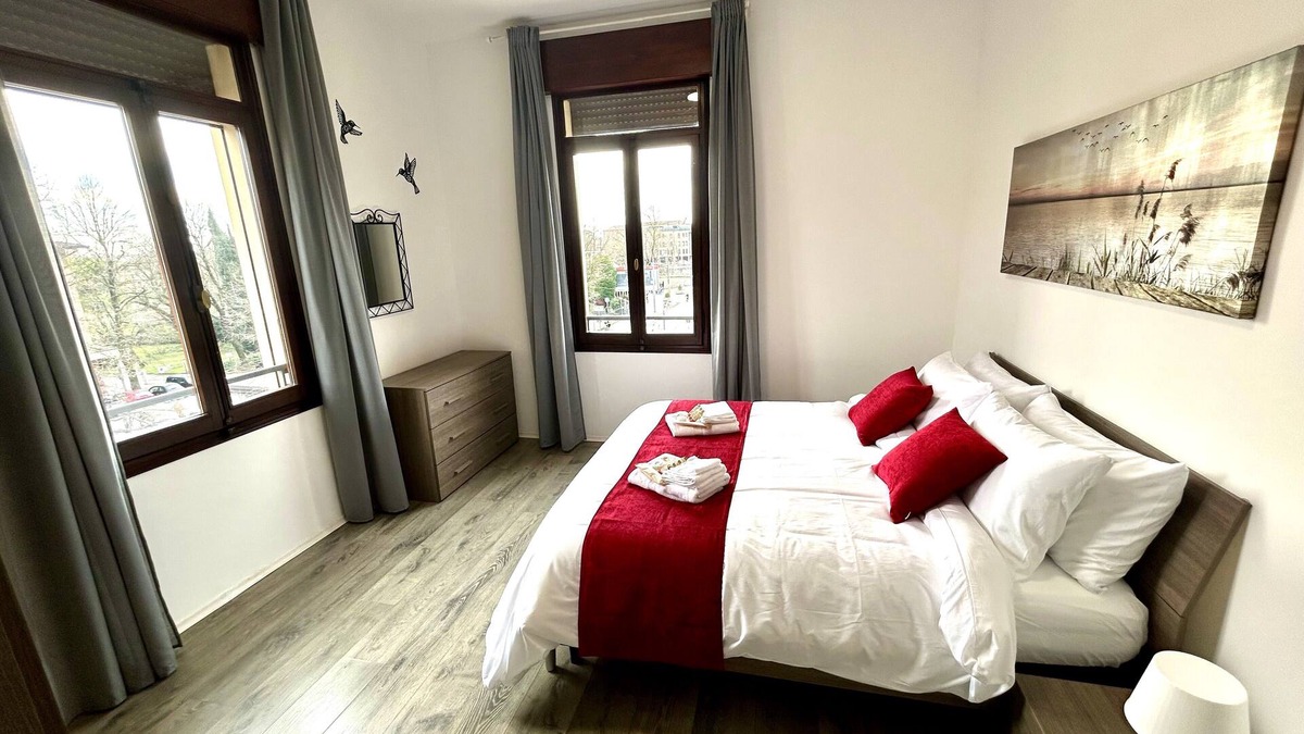 Padova Apartment | Lovely Bridge View Apartment Close to Padua City Center