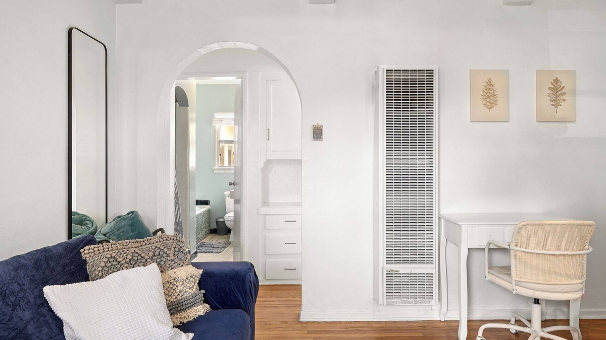 Northeast Apartment | Lovely Chic 1BedRoom private entrance, W/D parking