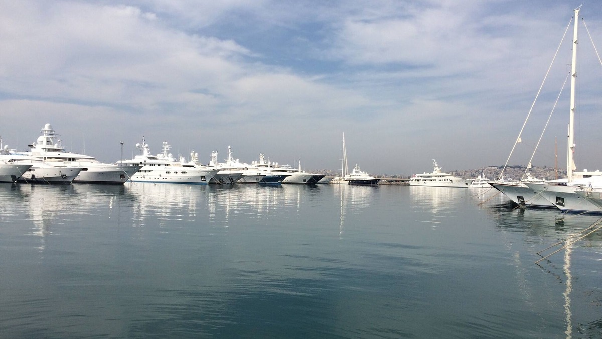 Palaio Faliro Apartment | Lovely condo across Marina Flisvos, in Palero Faliro Athens.
