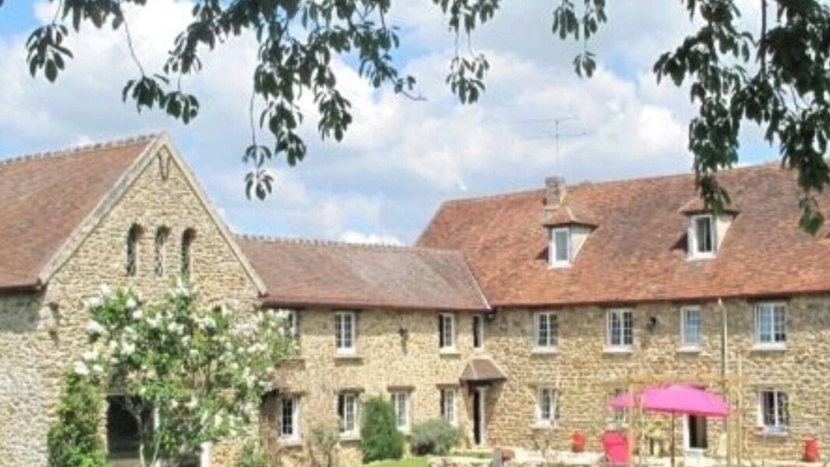 Saint-Cyr-sur-Morin Villa | Lovely cottage for 15 country chic décoration quiet place to discover asap!
