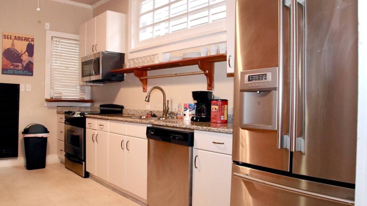 Touro Cottage | Lovely cottage 5 mins walk to historic St Charles Ave. & Magazine St- 2BR+1, 3BA
