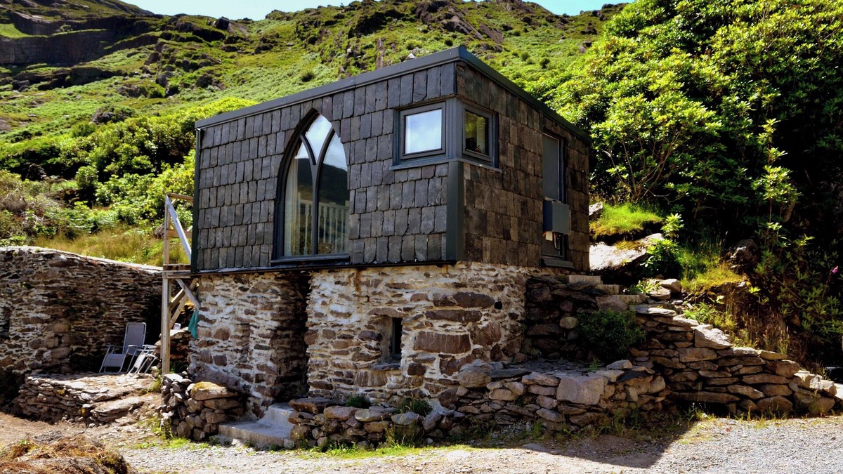 Lauragh Cottage | Lovely Cottage in the Cork & Kerry Mountains. Stunning Views A Hikers Paradise