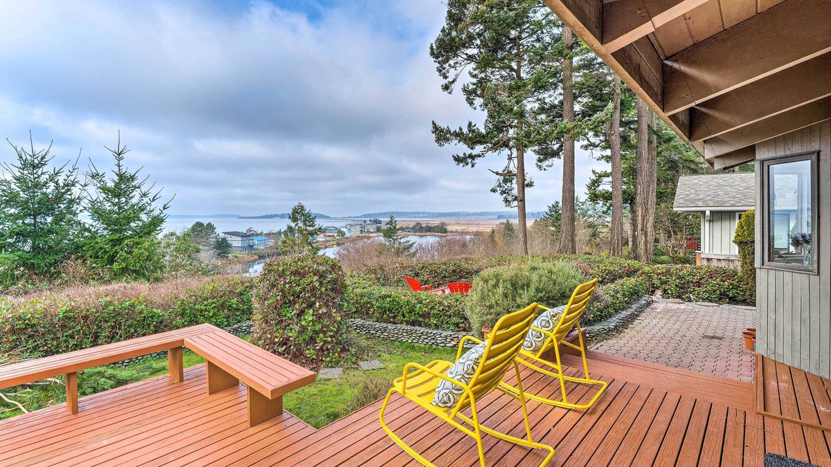 Coupeville House | Lovely Coupeville Home w/Puget Sound Views!