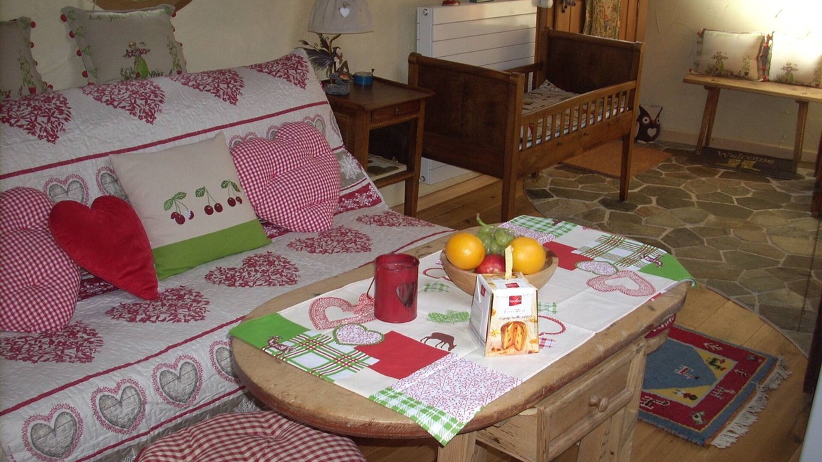 Ollon Apartment | Lovely cozy studio Bed & Arts "The Dream Workshop"