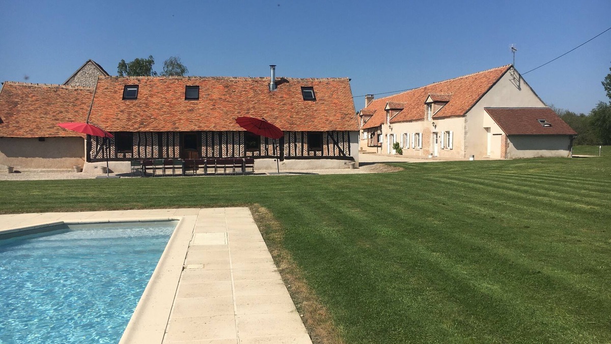 Courmemin House | Lovely dwelling for 24 people with a pool in a Sologne dwelling
