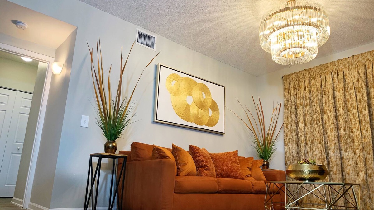 Miramar Apartment | Lovely Elegant 2 Bed 2 Bath in Miramar