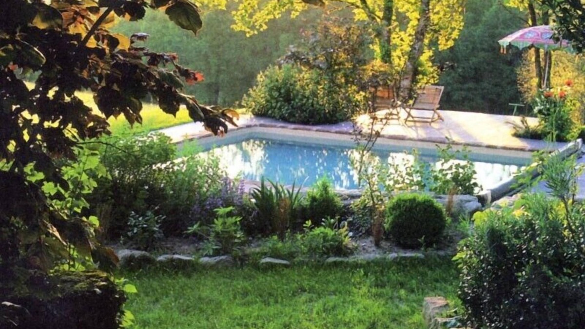 Marcillac-la-Croze Cottage | Lovely Family Home with peaceful garden and heated private pool
