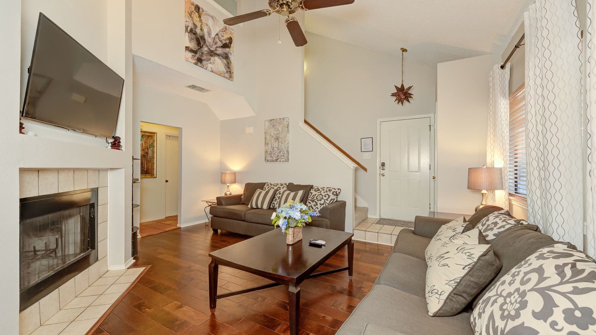 Spring Creek House | LOVELY FAMILY HOME between Randolph AFB & Fort Sam