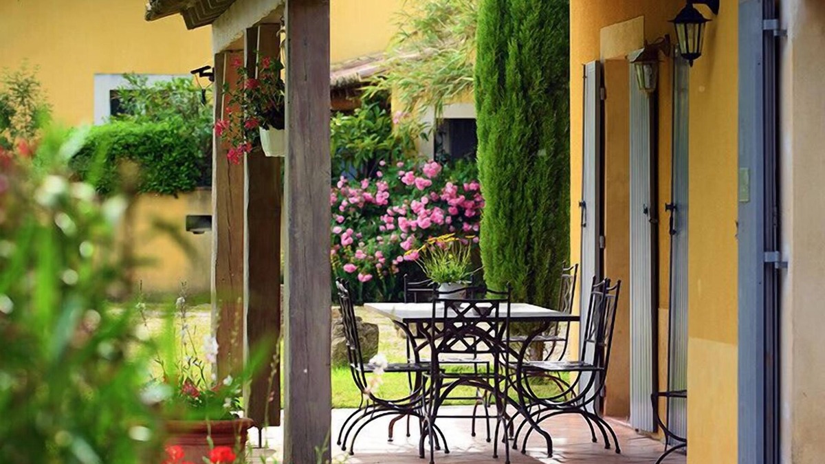 Caderousse House | Lovely Farmhouse in the Heart of Vaucluse