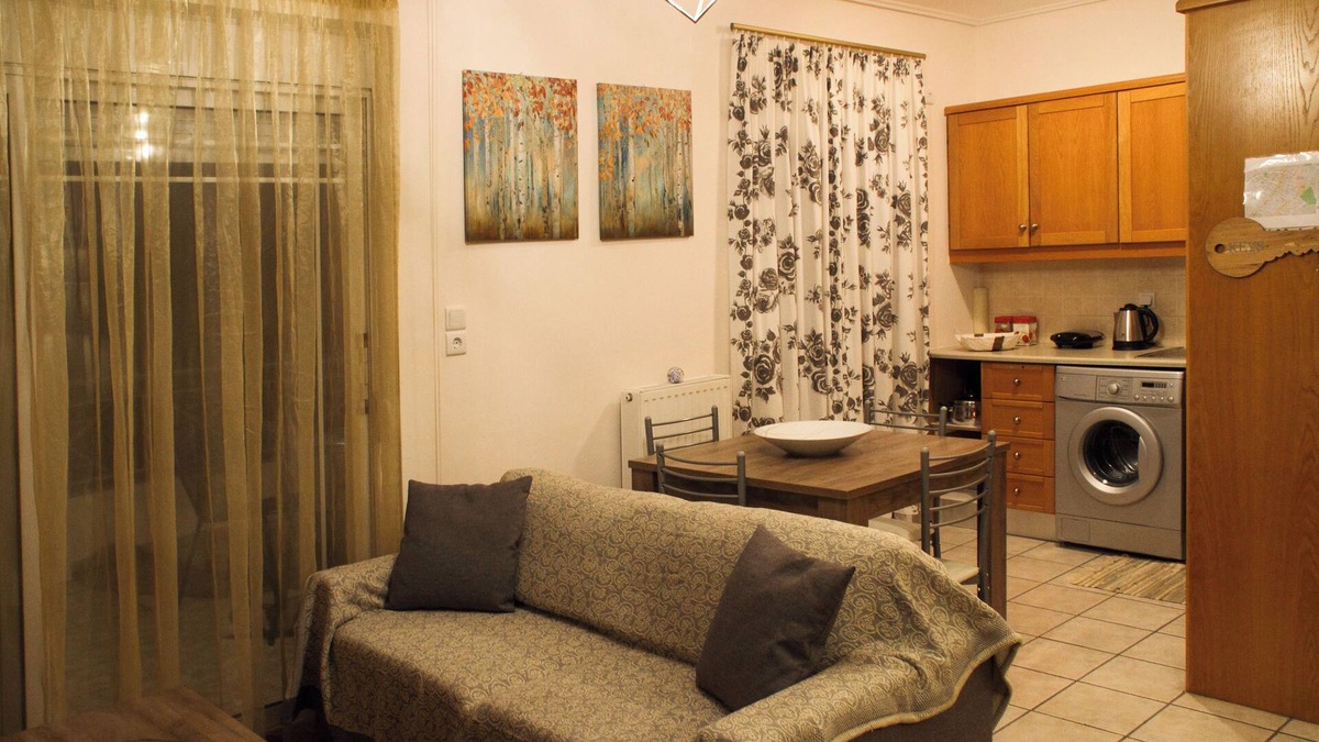 Ampelokipoi Apartment | Lovely flat with big terrace & panoramic view