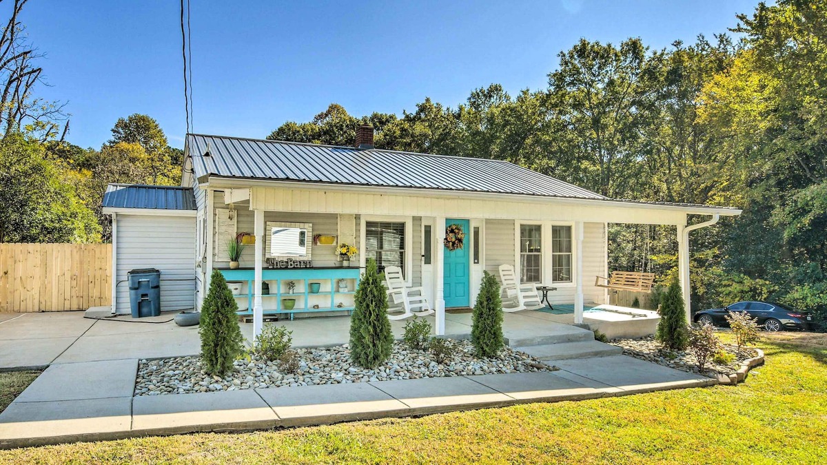 Forest City Cottage | Lovely Forest City Cottage - Hike & Bike!