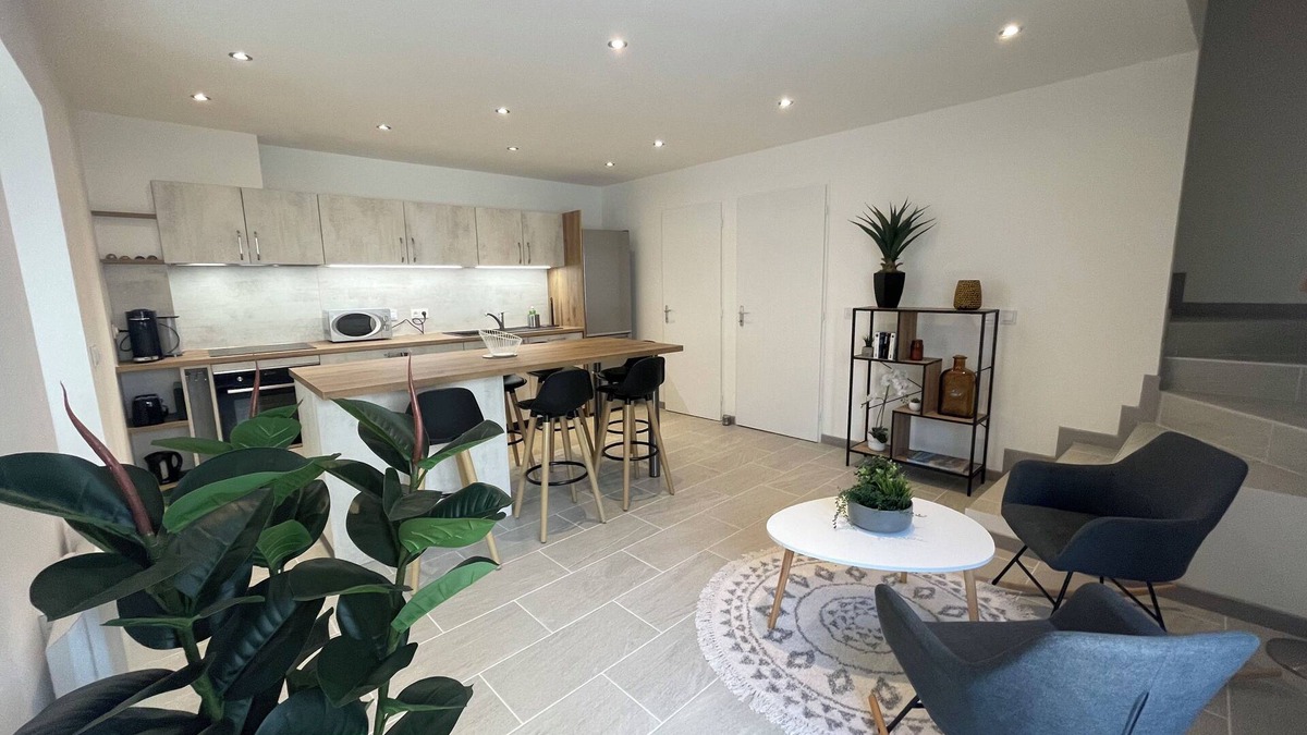 Saint-Nazaire-le-Desert House | Lovely renovated and equipped street house in the heart of the village