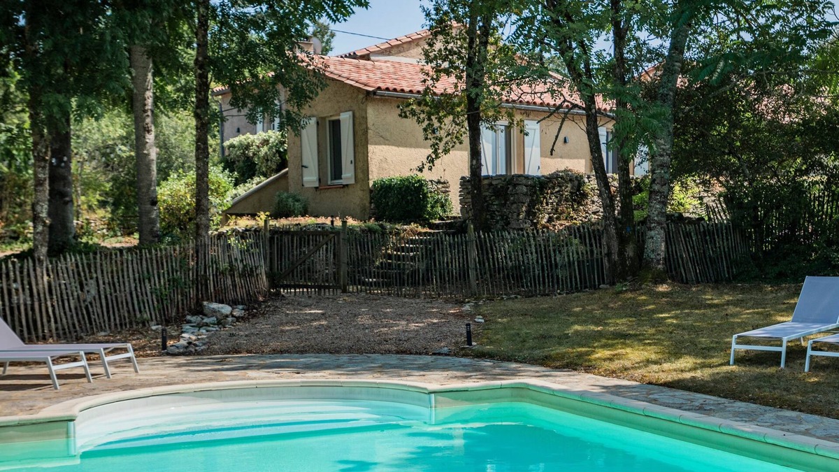 Serignac House | Lovely gite with large garden and private pool