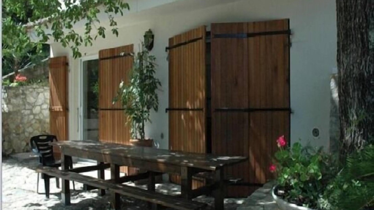 Plage d'Argeles Apartment | Lovely ground floor gîte in a pretty farmhouse with trees and swimming pool