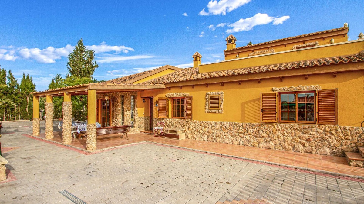 Villanueva Del Rio Segura House | Lovely home in Villanueva del Segura